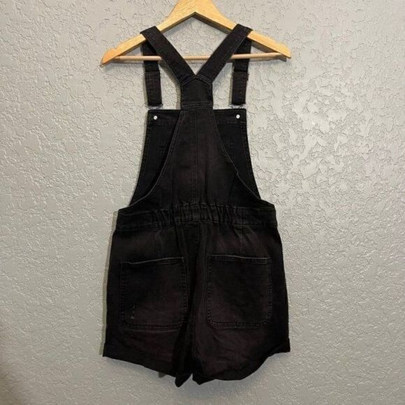 Black Distressed Juniors Short Overalls - Picture 5 of 8